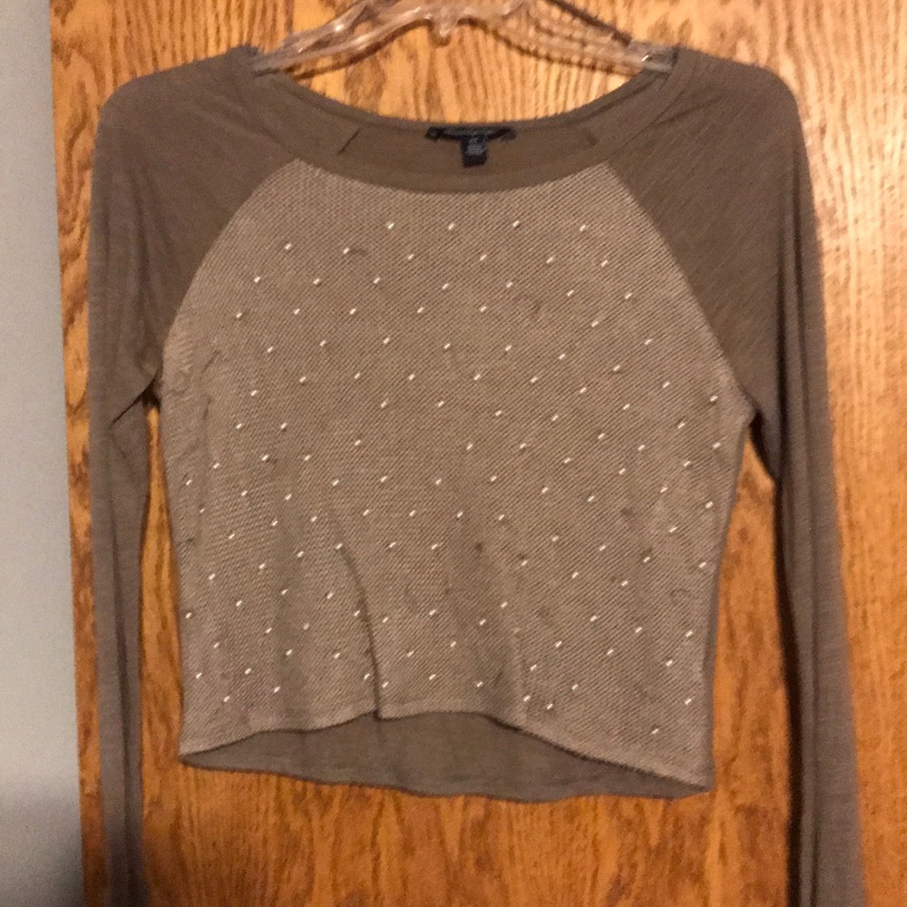 Cropped long-sleeved pearl shirt- American Eagle